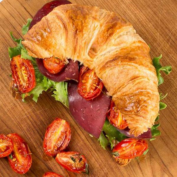 Smoked Ham & Tomato Croissant | Schulstad Bakery Solutions