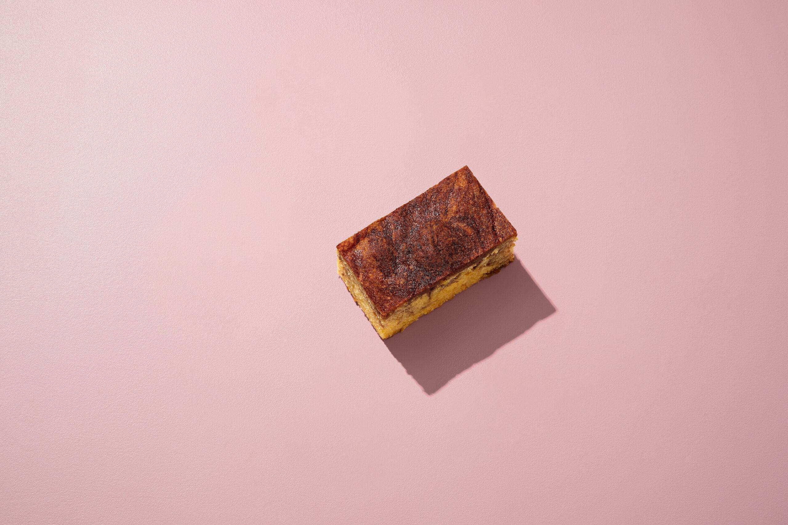21090000_MARBRECAKE_TOPSHOT_v1