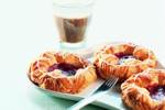 6103 Raspberry Crown - on plate, hi res