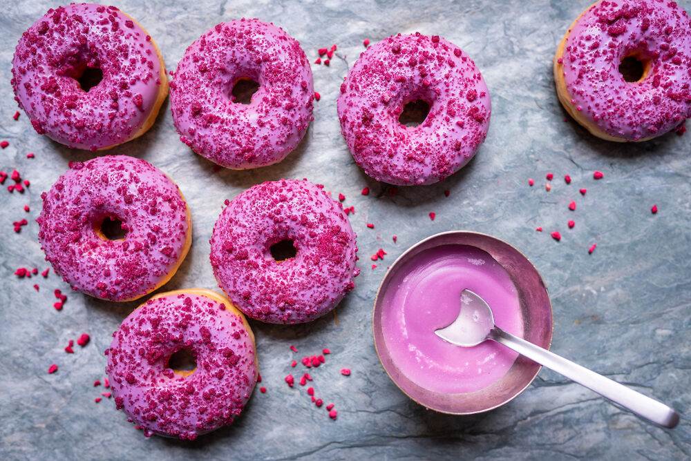 217234 SBS Violet Coated Donut With Berries Filling 48x68g SG_DSC1406-2