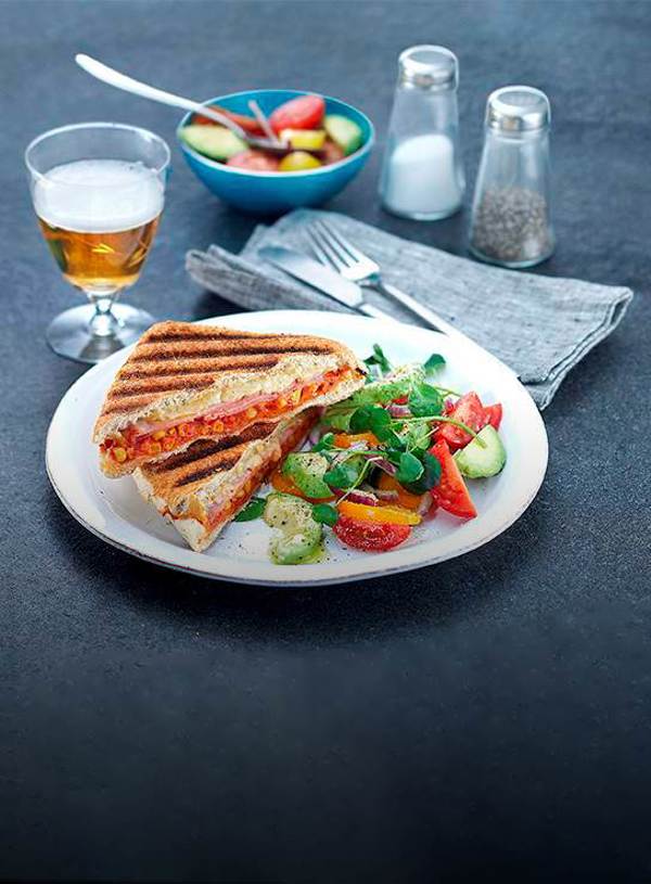 Toasted herb roll with cheese, ham and tomato salsa | Schulstad Bakery Solutions