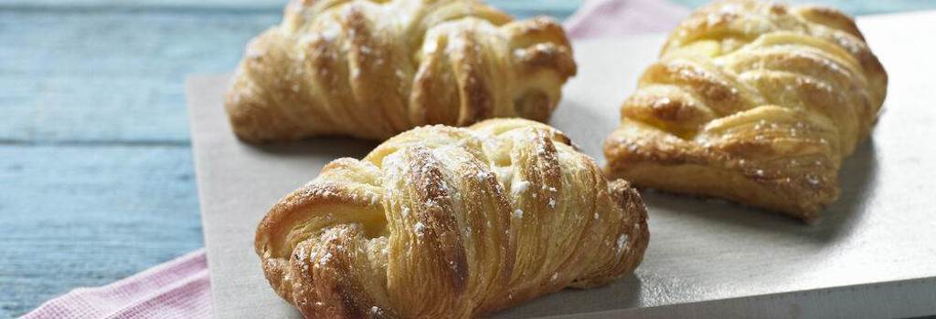 80247 mini cheese plait_mil