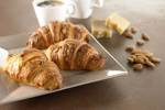 21830000 Marzipan Croissant_mood