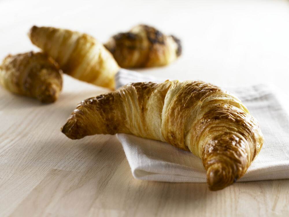 17900000 croissant curved USP_Mood