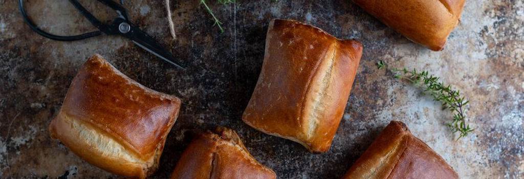 216840 Brioche style pastry with meat filling 100 x 60g_Meat buns-008