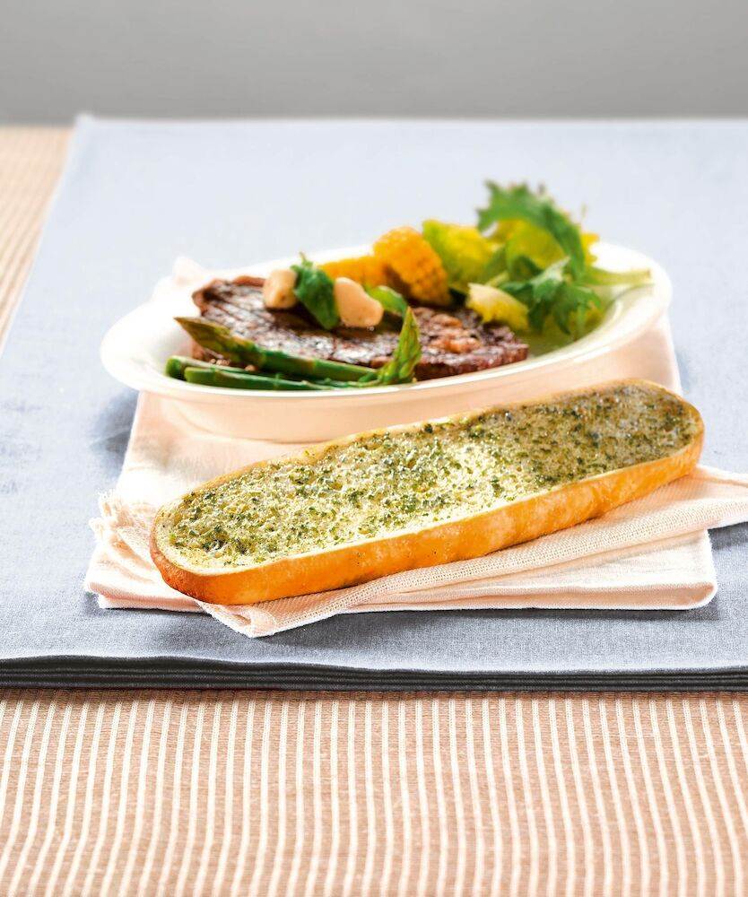 58302008T_Knoblauchbaguette_Halfte_mood