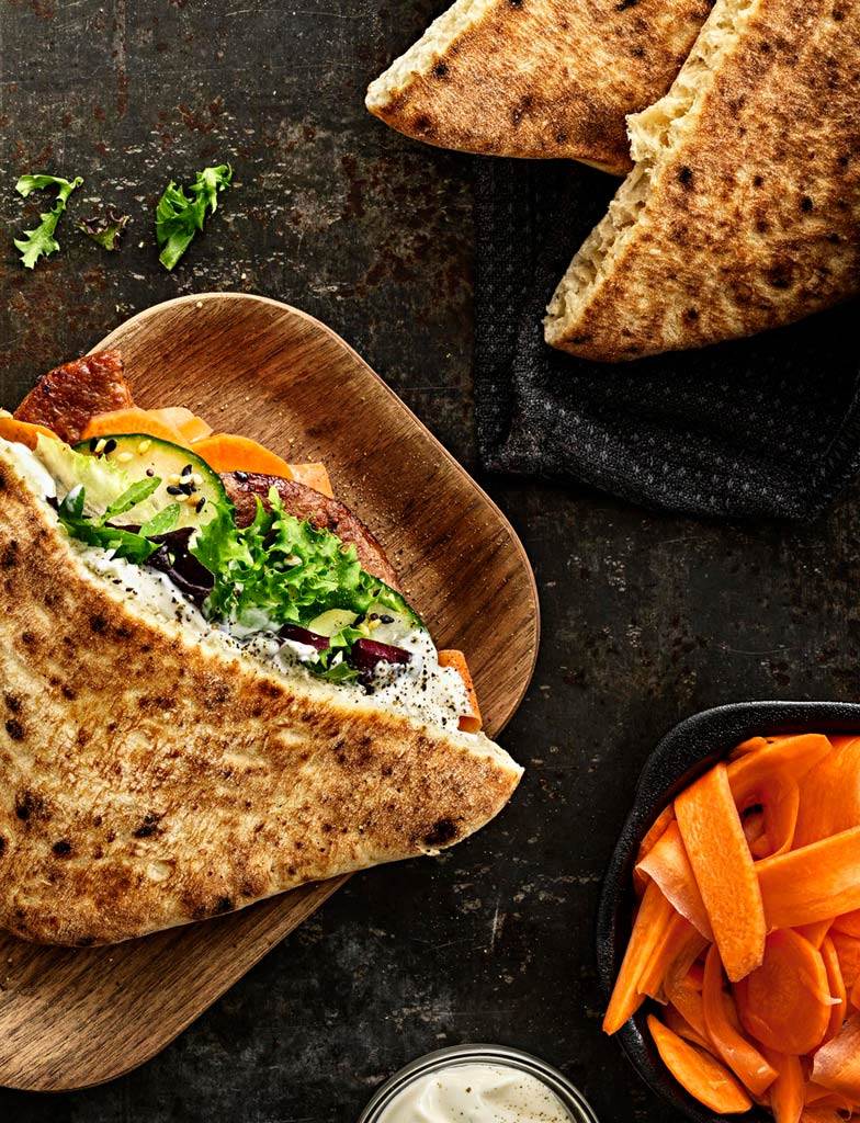 Naanta with pea falafel | Schulstad Bakery Solutions