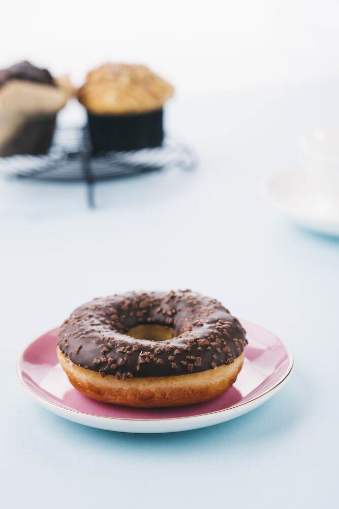 62869_1 Donut m sjokolade på skål