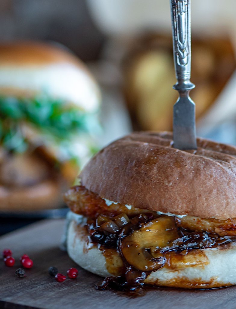 Recipe: Louisiana Lush burger with herb yoghurt